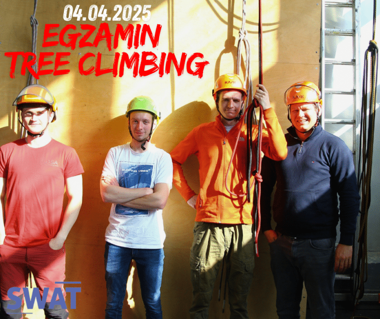 Nasi kursanci oczekujący na rozpoczęcie egzaminu TREE CLIMBING
