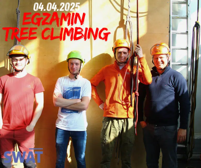 Nasi kursanci oczekujący na rozpoczęcie egzaminu TREE CLIMBING